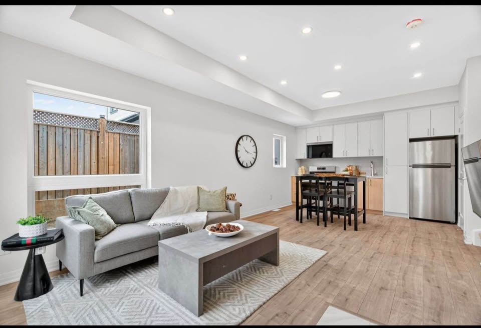 1 Bed 1 Bath - Townhouse - photo 5