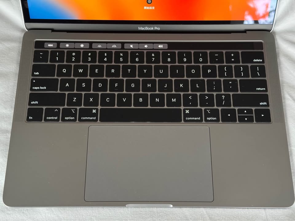 MacBook Pro 13 inch Touch Bar | 2.3GHz i5 | 16GB | 256GB - photo 2