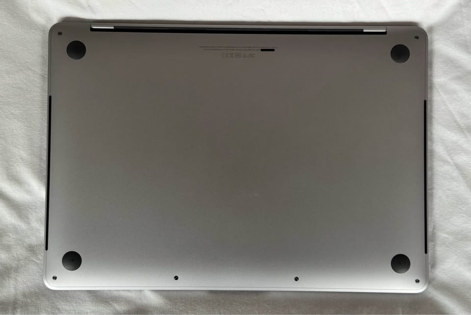 MacBook Pro 13 inch Touch Bar | 2.3GHz i5 | 16GB | 256GB - photo 4