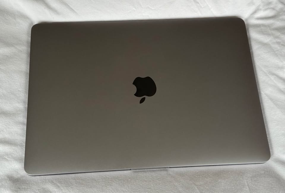 MacBook Pro 13 inch Touch Bar | 2.3GHz i5 | 16GB | 256GB - photo 5