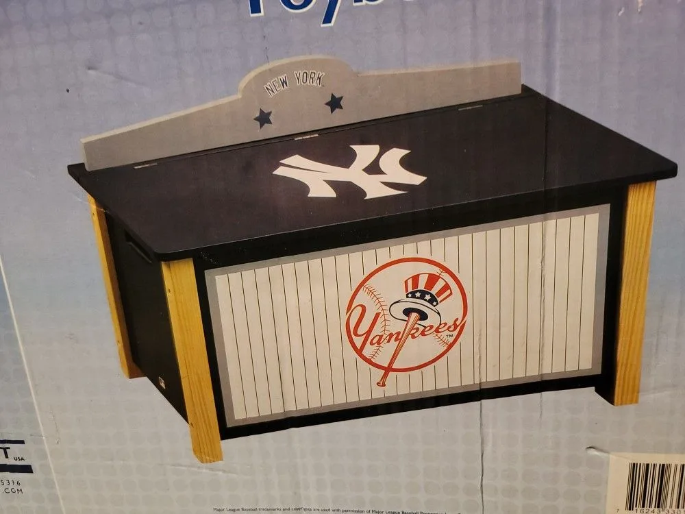Yankees Wooden Toy Box image indicator(3)