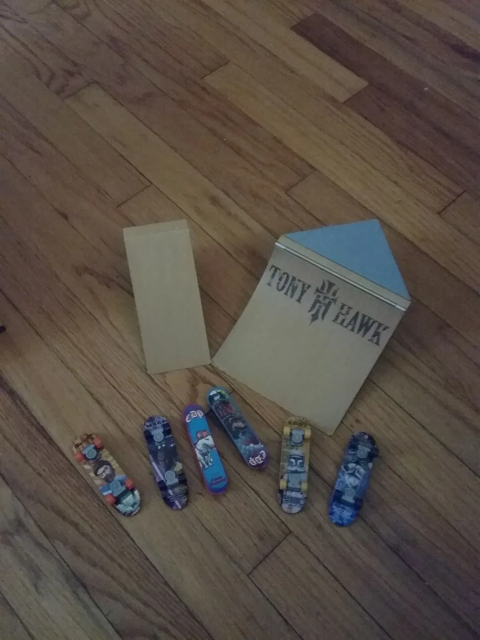 Tony Hawk ramp with 8 skateboards image indicator(5)