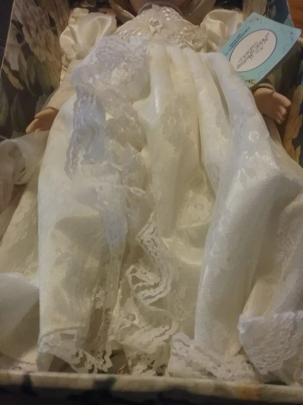 Porcelain doll image indicator(3)