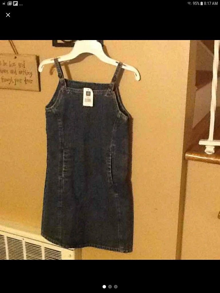 New girls Gap is a dress