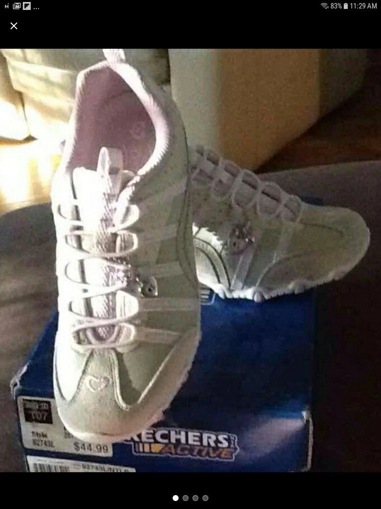 Skechers