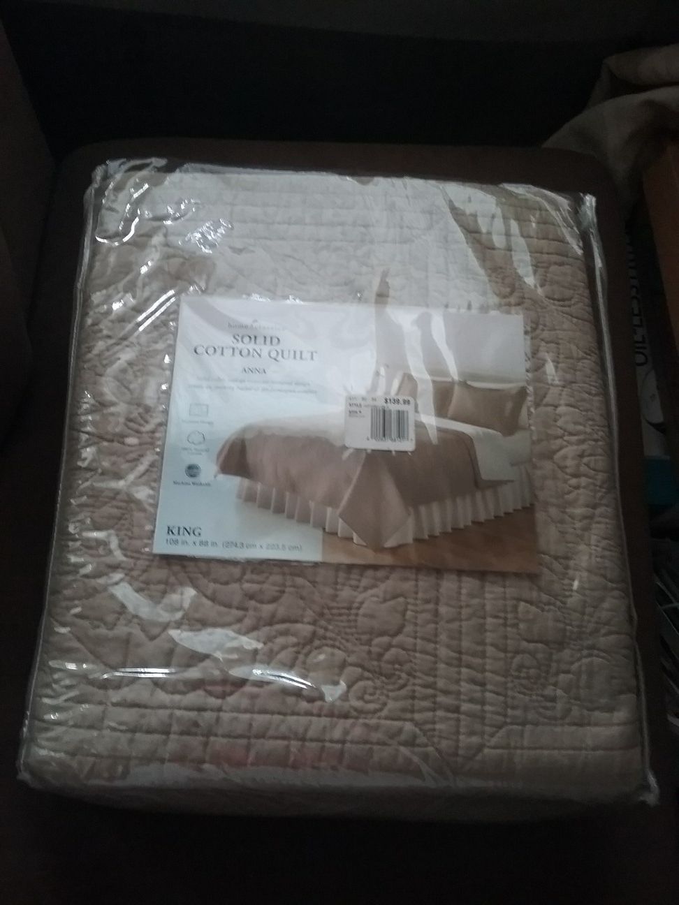 New king size beige or green quilt