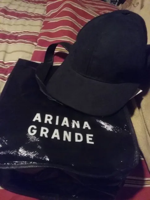 New Ariana Grande hat and tote image indicator(3)