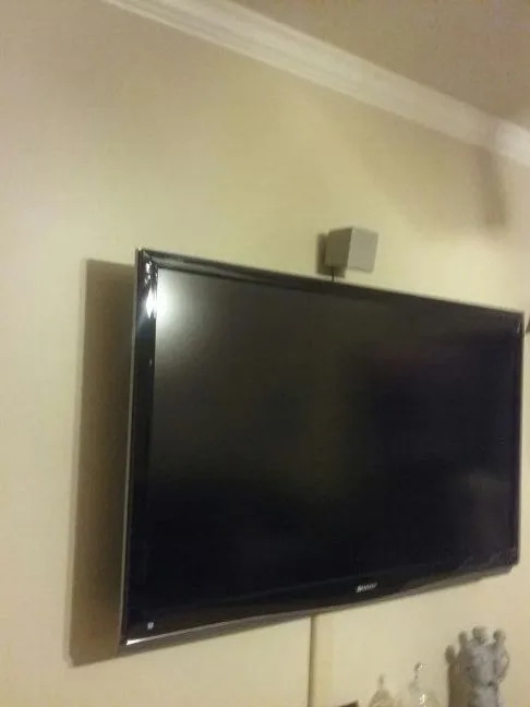 Sharp Aquos 52 inch LCD TV image indicator(3)