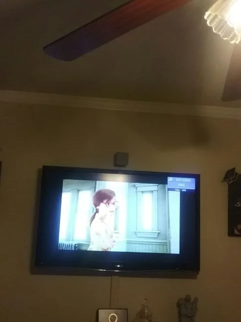 Sharp Aquos 52 inch LCD TV image indicator(4)