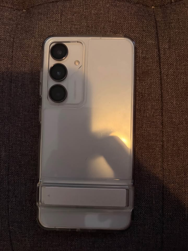 Samsung S24 | Almost Mint Condition - photo 2