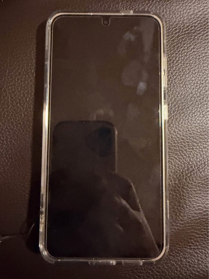 Samsung S24 | Almost Mint Condition - photo 3