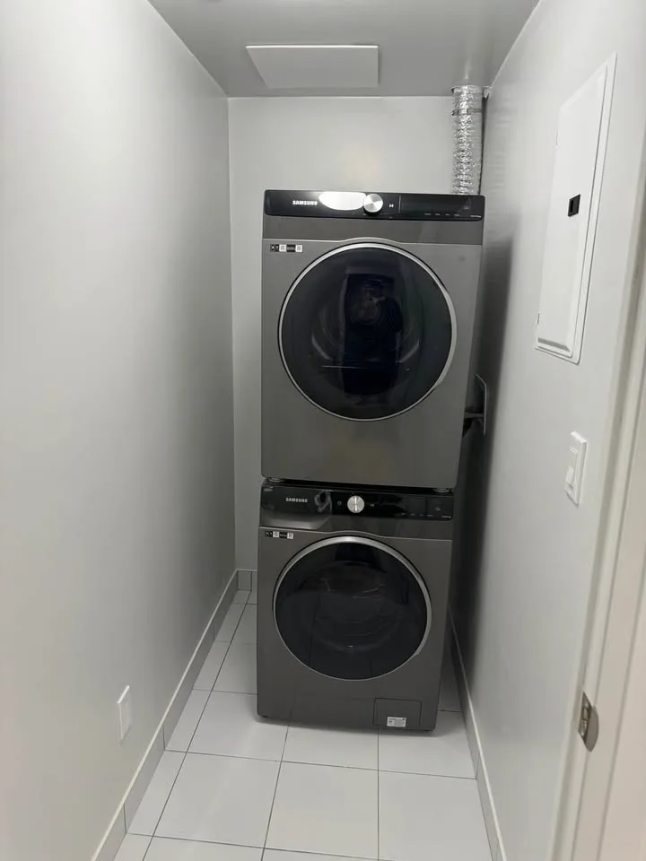 2 Beds 2 Baths - Apartment image indicator(6)