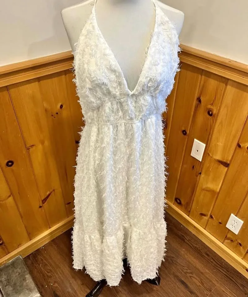 White backless fluffy dress thumbnail