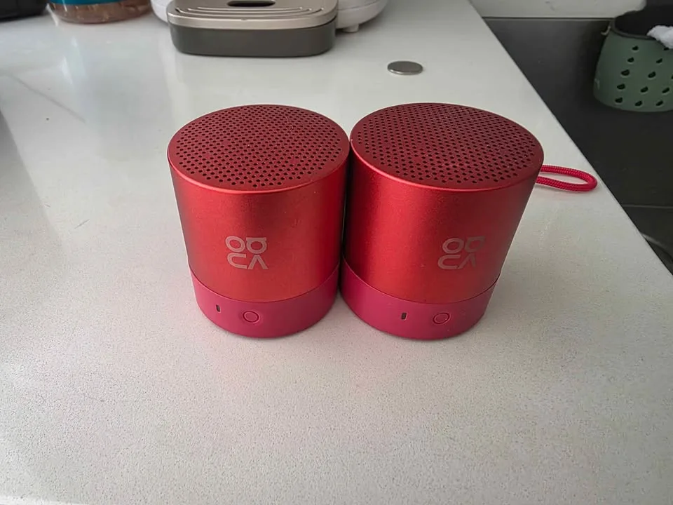 Mini Bluetooth Speakers (Pair) | Stereo Sound | Great Condition image indicator(2)