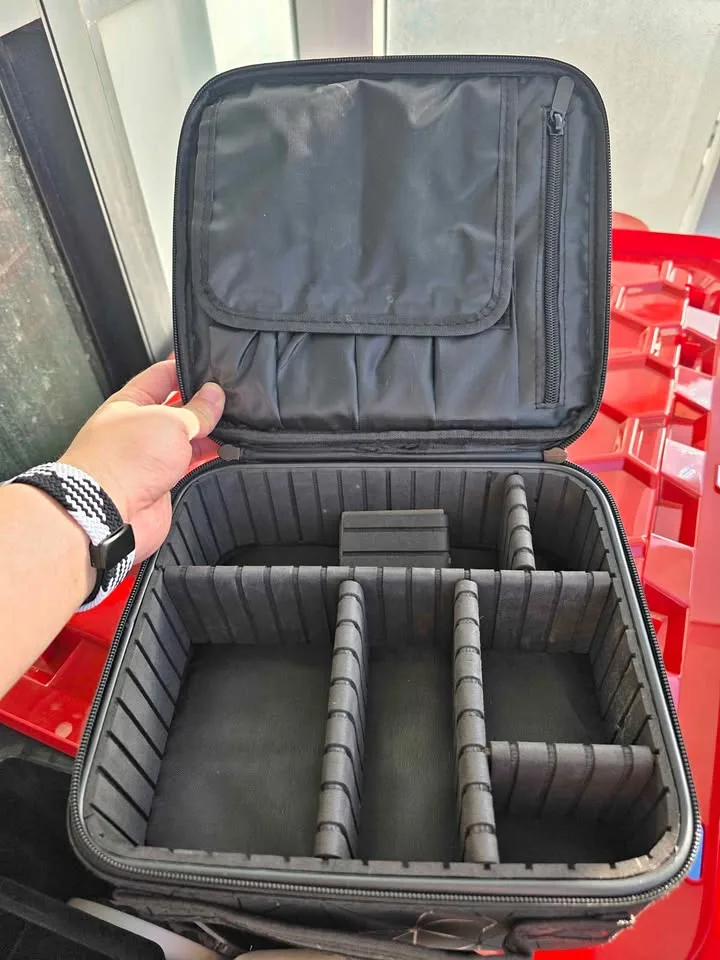 Makeup Organizer Case – Adjustable Compartments, Great Condition thumbnail