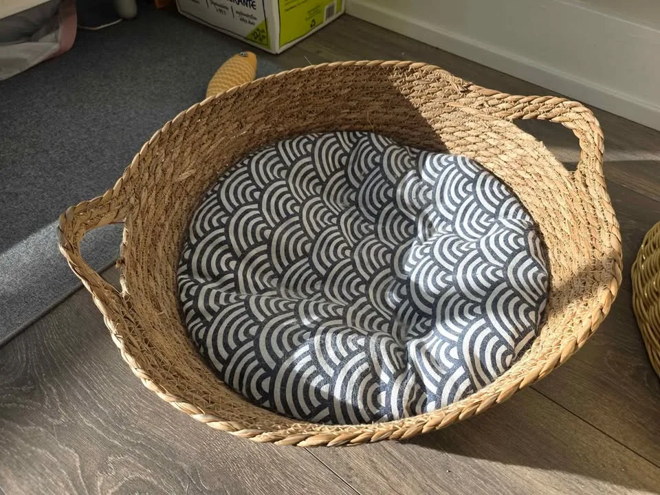 Natural Woven Cat Bed – Cozy & Stylish Design image indicator(2)