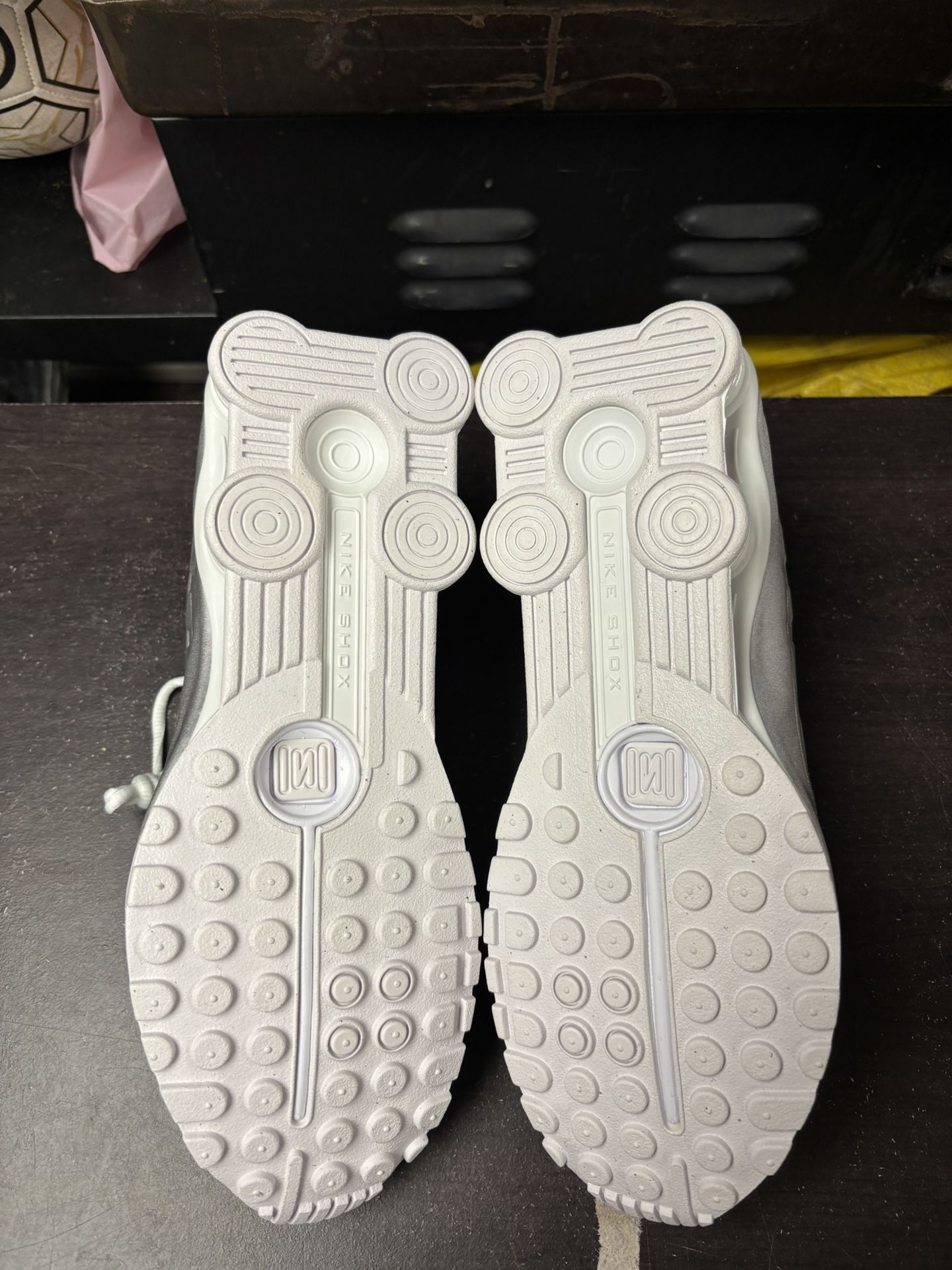 Nike Shox R4 White Bright - photo 3