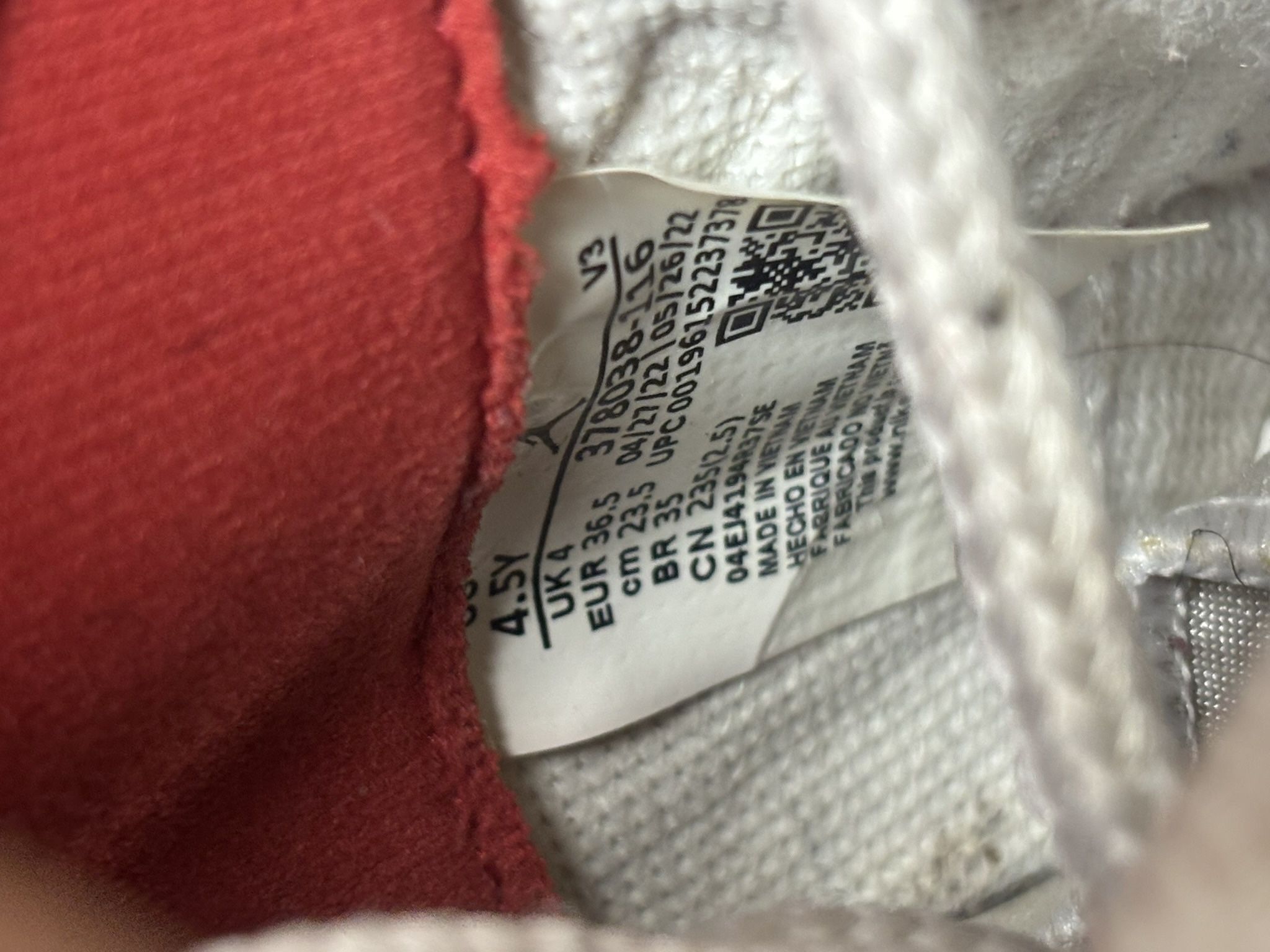 Air Jordan 11 Cherry GS - photo 5