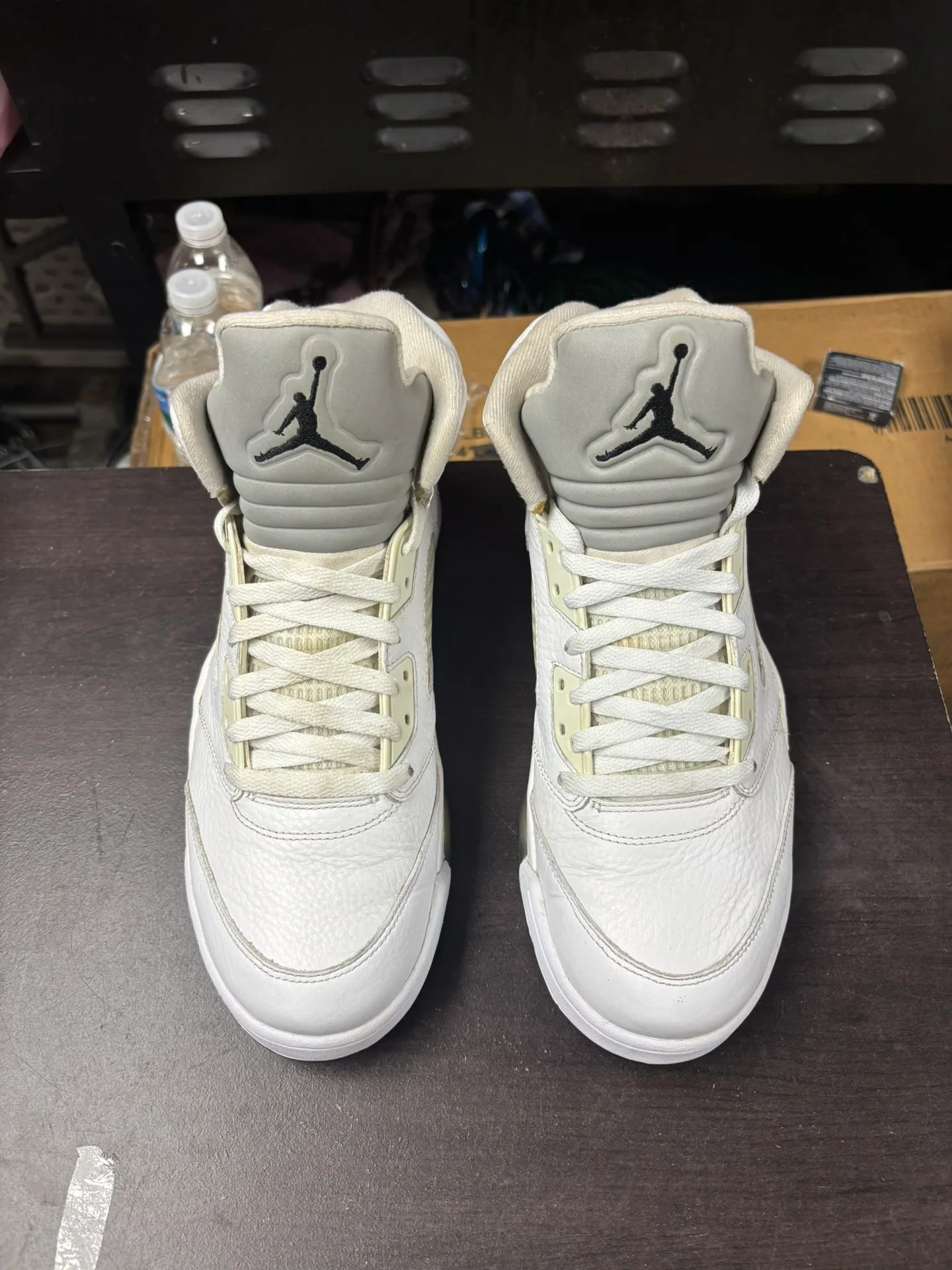 Air Jordan 5 White Metallic image indicator(2)