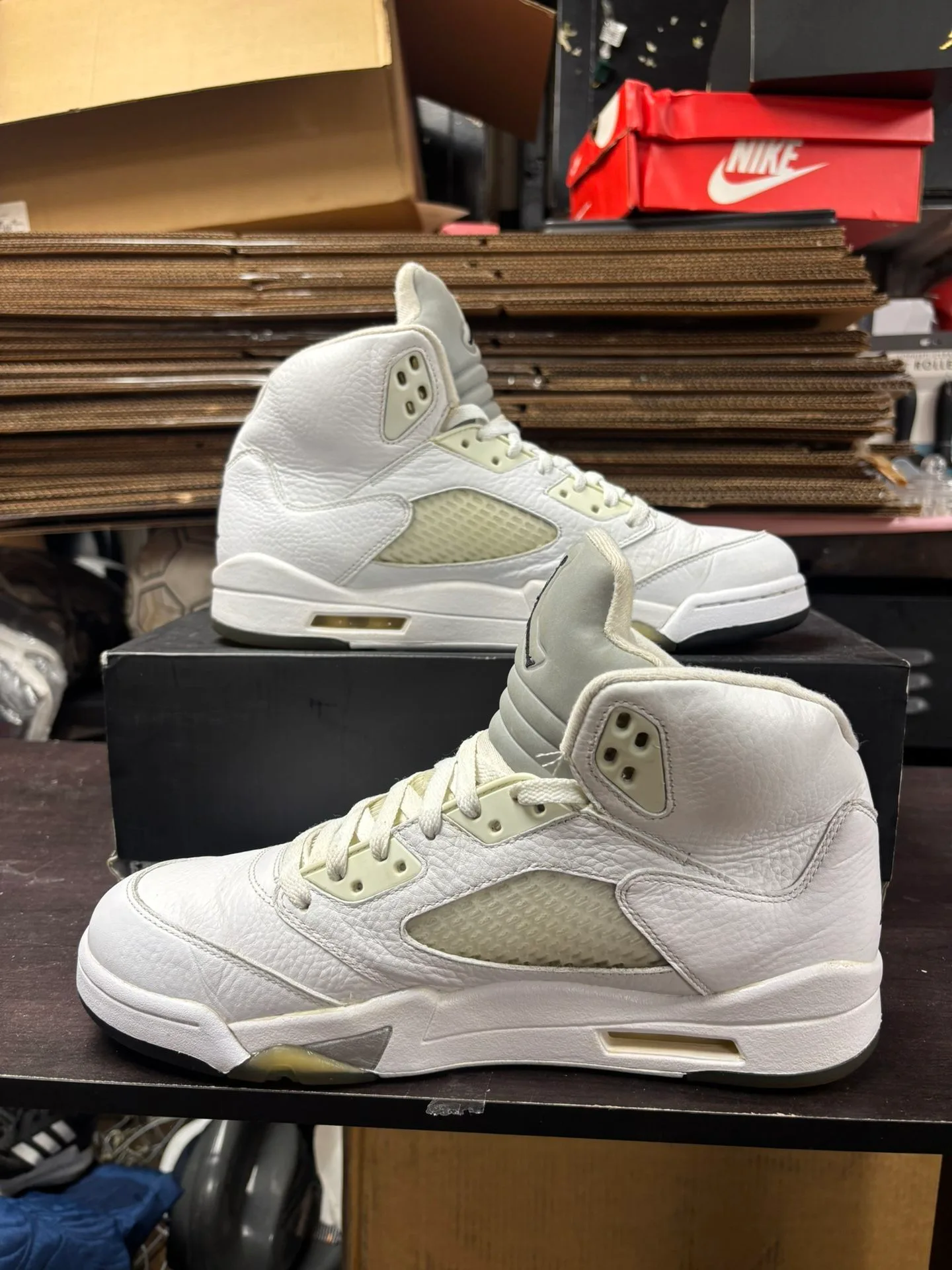 Air Jordan 5 White Metallic image indicator(6)