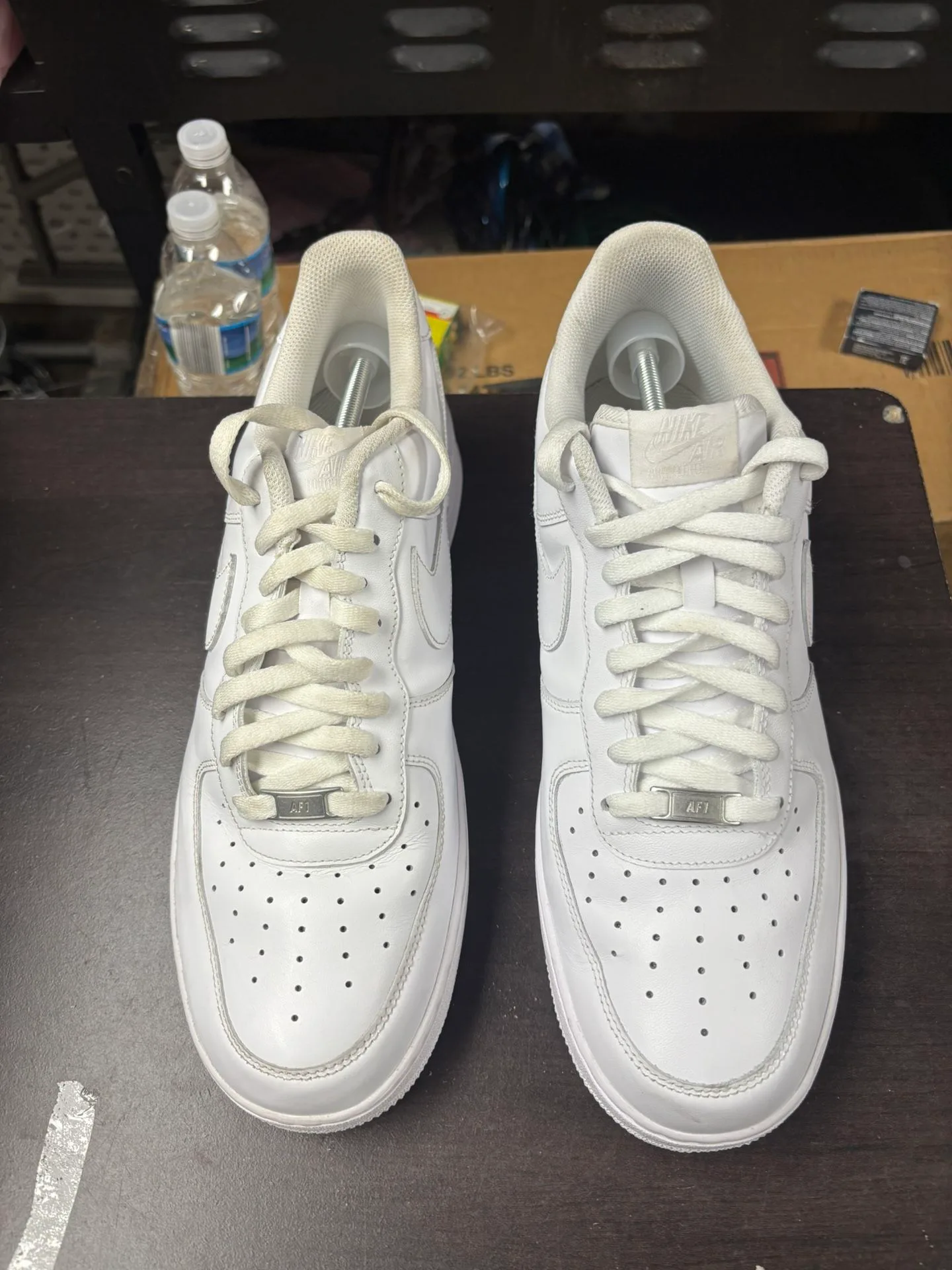 Air Force 1 Triple White image indicator(2)