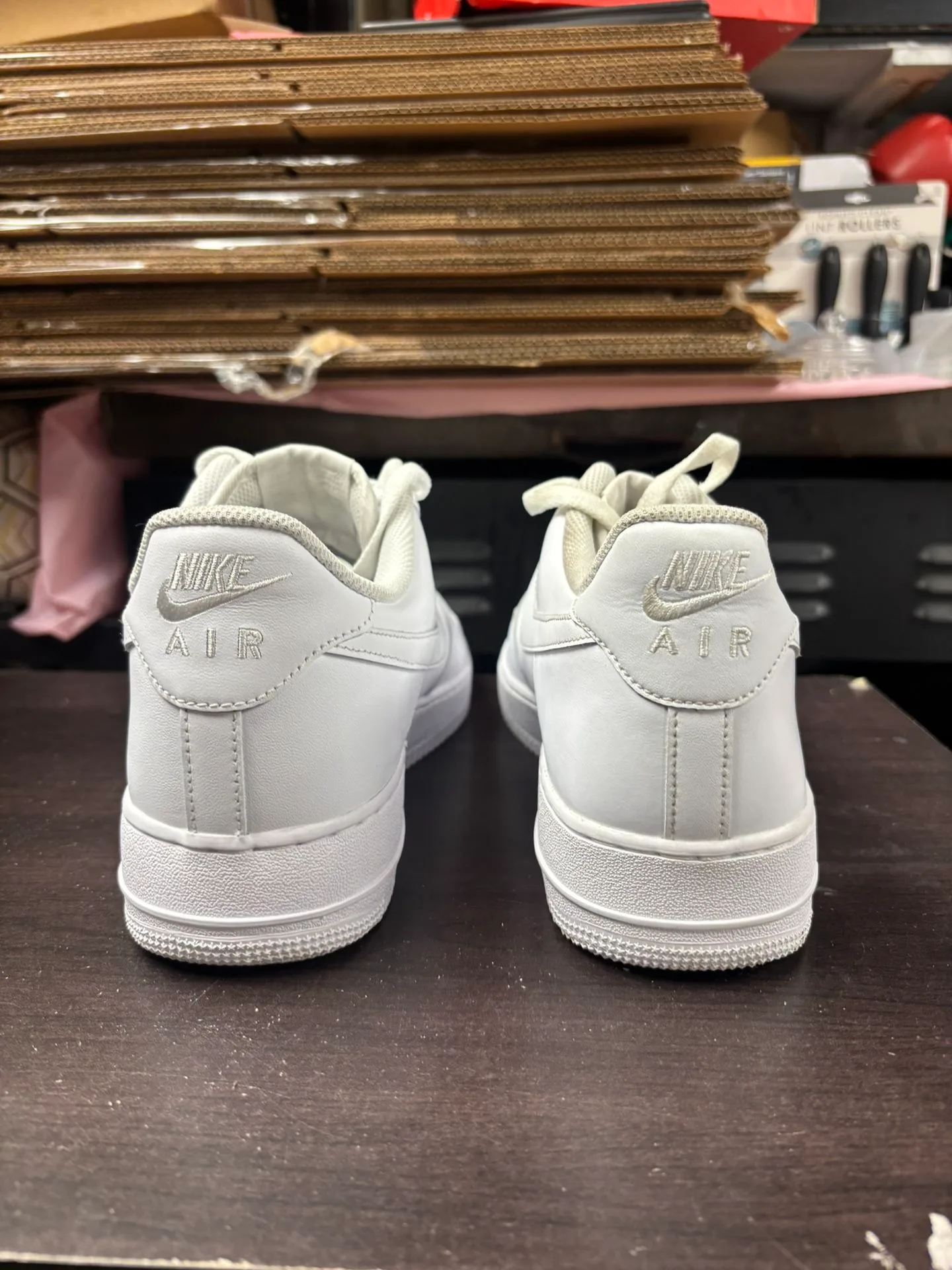 Air Force 1 Triple White image indicator(4)
