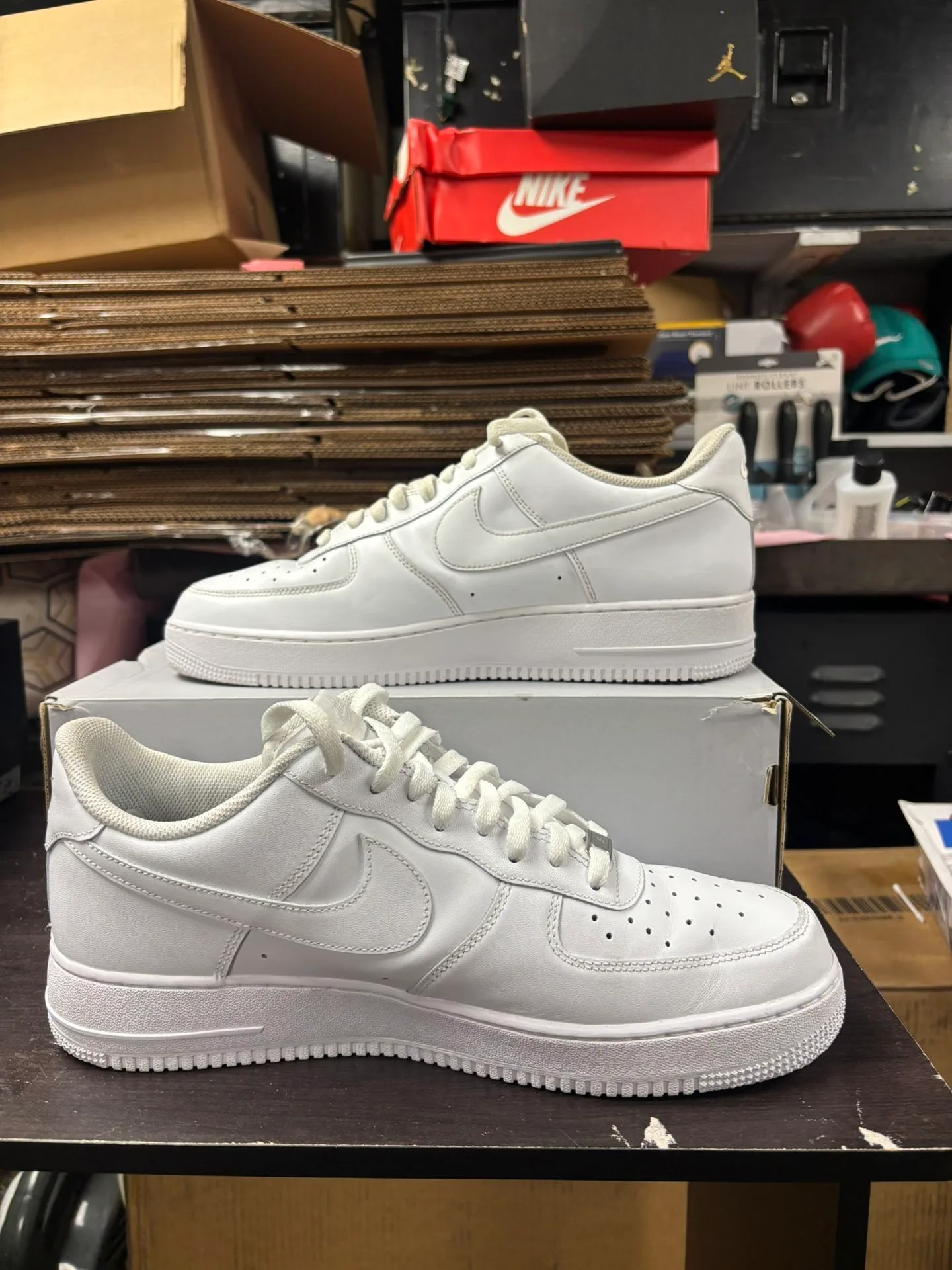 Air Force 1 Triple White image indicator(6)