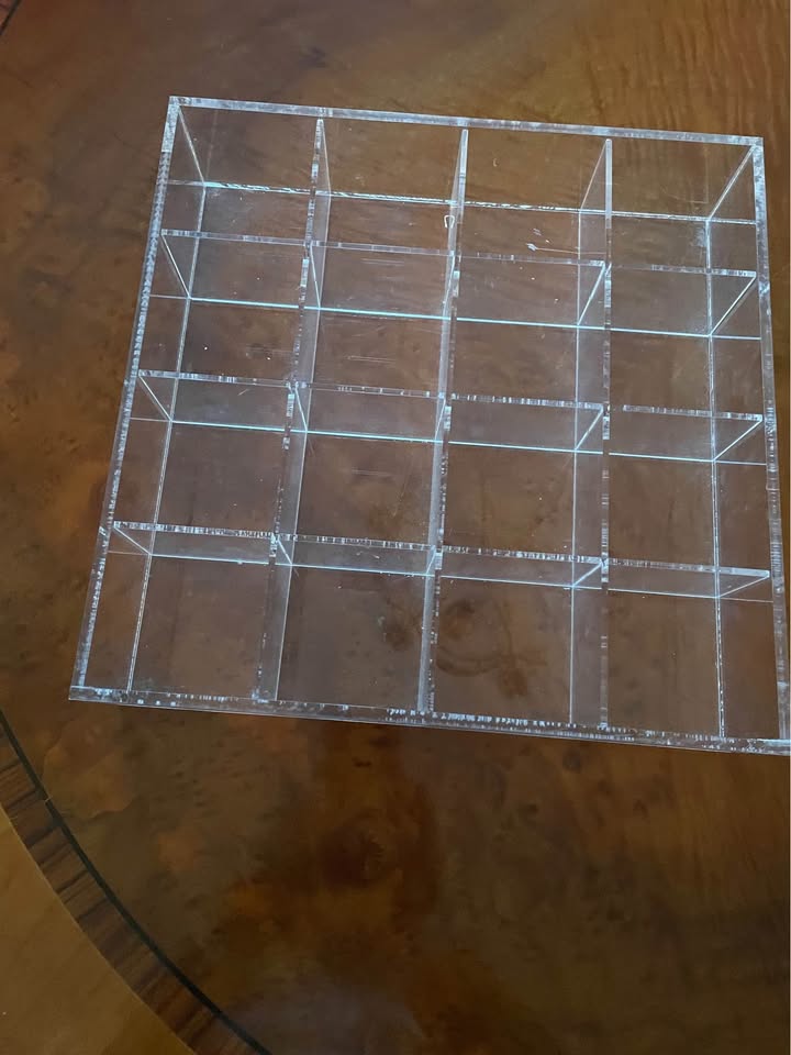 Clear acrylic organizer - photo 2