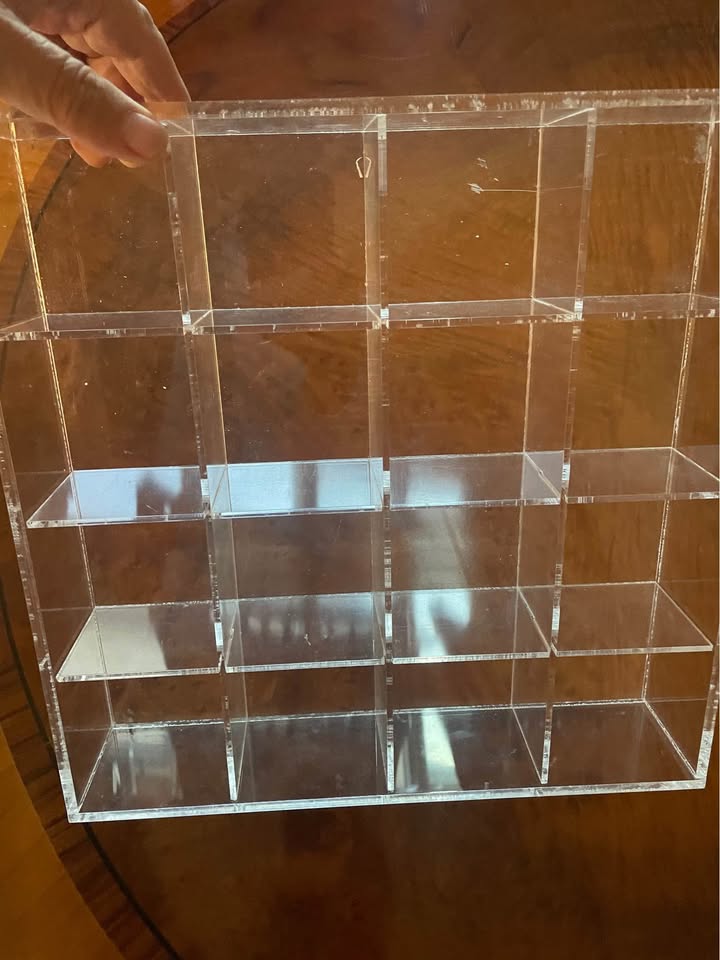Clear acrylic organizer - photo 3