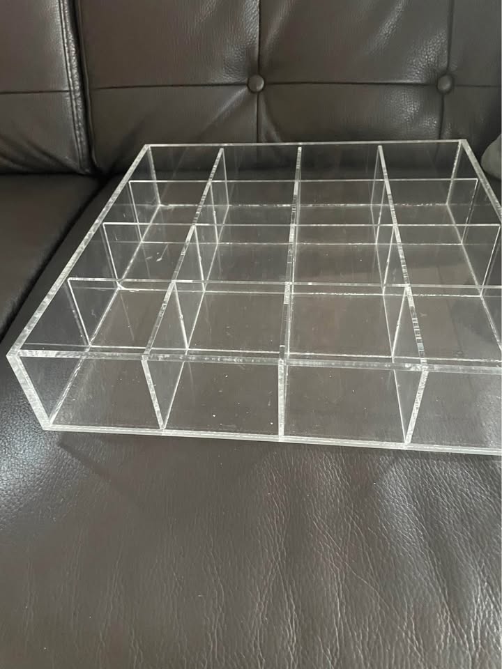 Clear acrylic organizer - photo 4