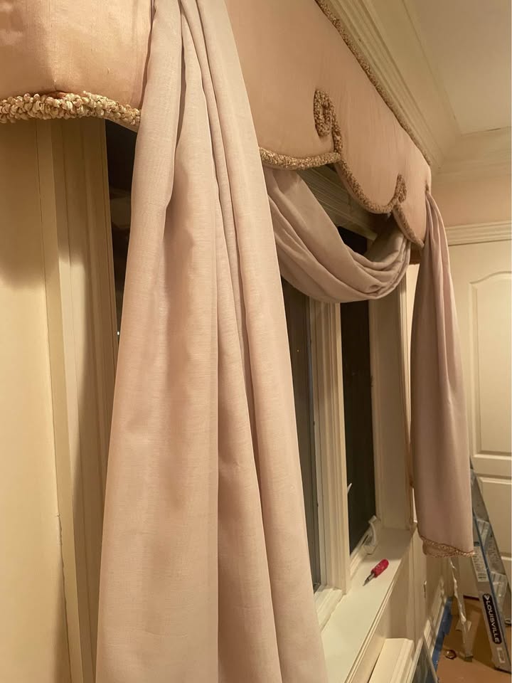 Window treatment - photo 2