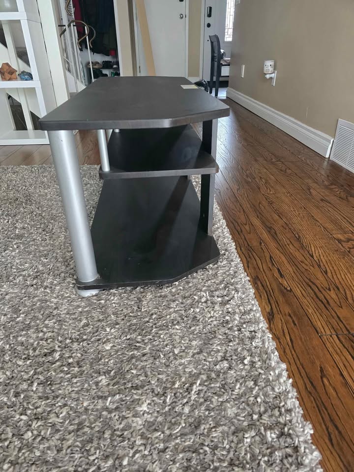 TV stand - photo 3