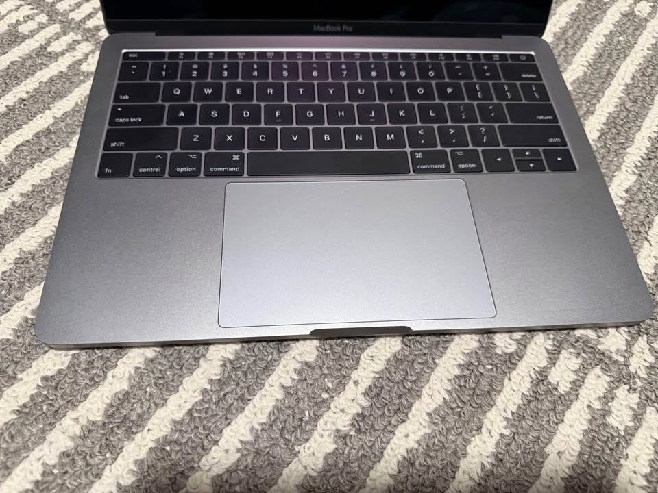 MacBook pro - photo 2