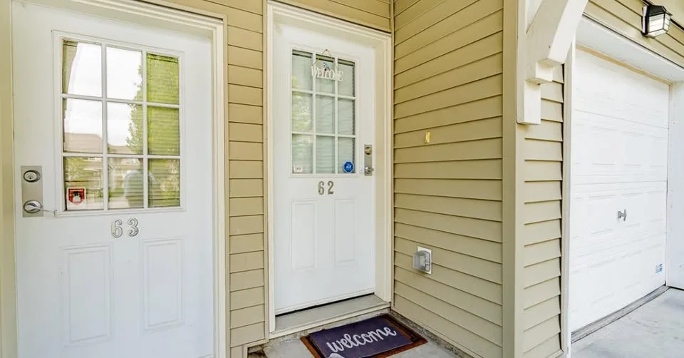 3 Beds 2 Baths - Townhouse image indicator(2)