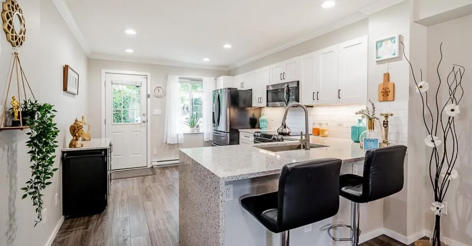 3 Beds 2 Baths - Townhouse image indicator(4)