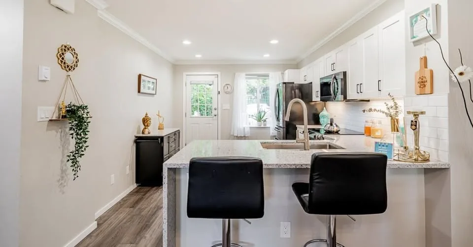 3 Beds 2 Baths - Townhouse image indicator(5)