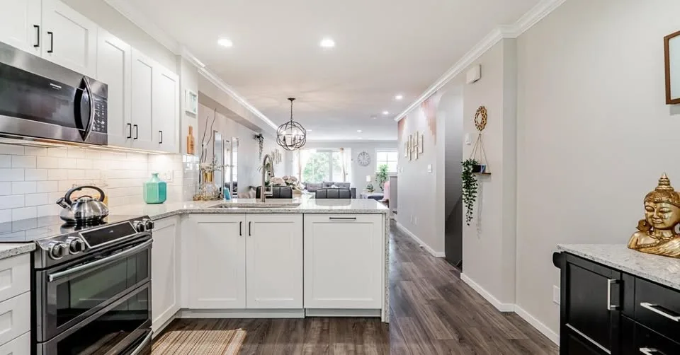 3 Beds 2 Baths - Townhouse image indicator(8)