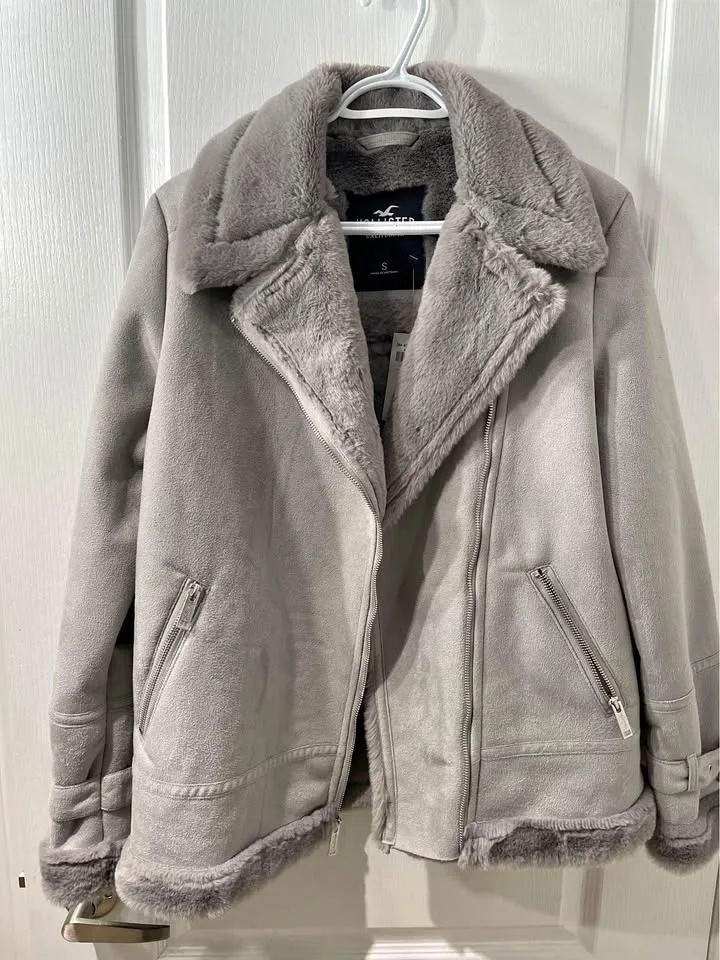 BRAND NEW* Grey Faux Fur/Suede Hollister Jacket - Small