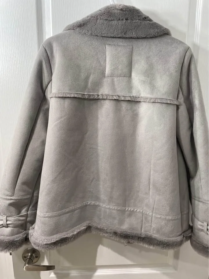 BRAND NEW* Grey Faux Fur/Suede Hollister Jacket - Small image indicator(3)