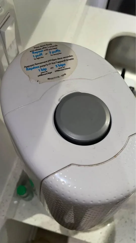 White Sodastream with Bottles, Gas Canister and Lime Bubly syrup image indicator(3)