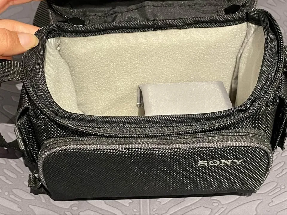 Sony LCS-U10 Soft Carrying Case - Black image indicator(2)