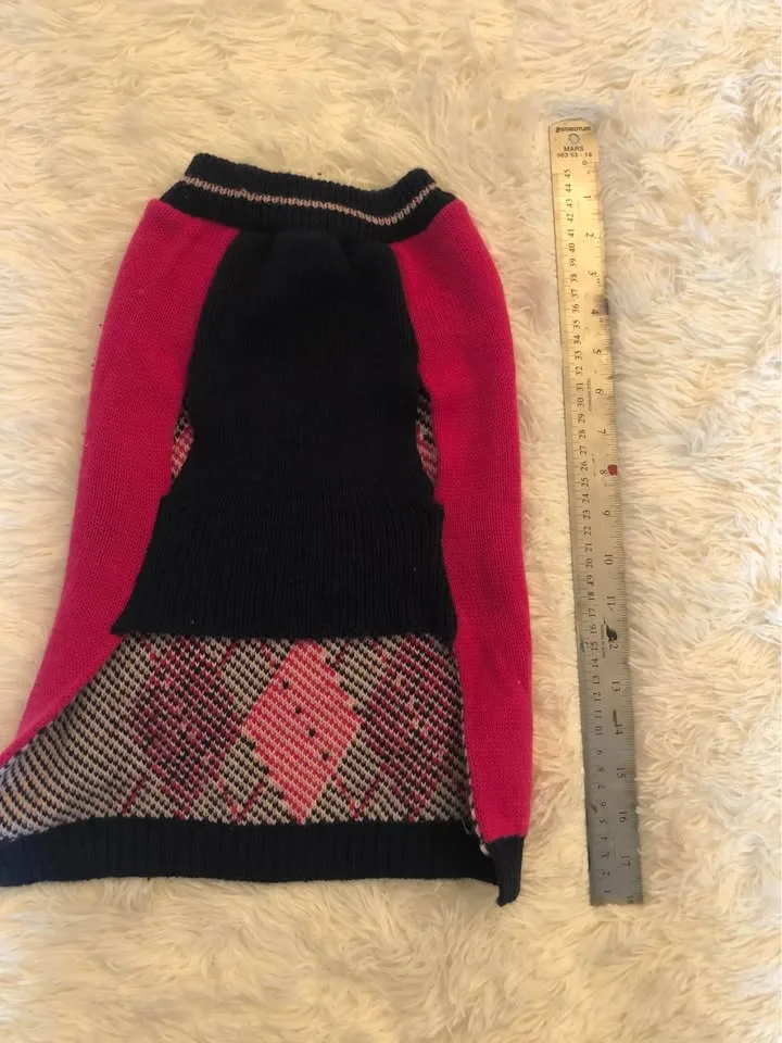 Medium dog argyle sweater image indicator(2)