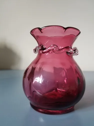 Vintage Pilgrim Cranberry Blown Glass Vase image indicator(3)