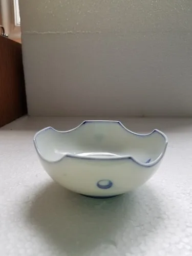 Vintage Meiji/Taisho era Blue/White Porcelain Dish image indicator(8)