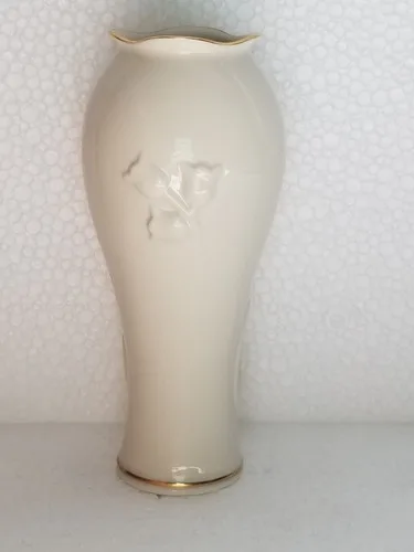 Lenox Single Bud Vase 24 Karat Gold Trim 6" Cream Bluebell image indicator(3)