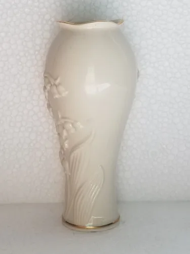 Lenox Single Bud Vase 24 Karat Gold Trim 6" Cream Bluebell image indicator(4)
