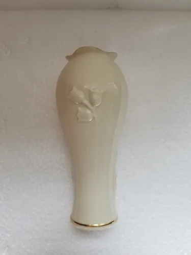 Lenox Single Bud Vase 24 Karat Gold Trim 6" Cream Bluebell image indicator(7)