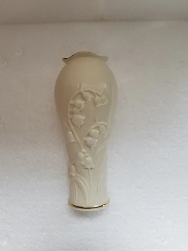 Lenox Single Bud Vase 24 Karat Gold Trim 6" Cream Bluebell image indicator(8)