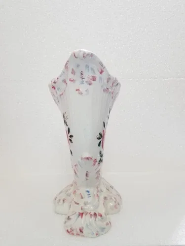 Vintage Beautiful Italian Cornucopia Vase. image indicator(8)