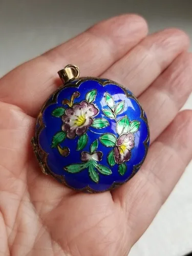 Beautiful Vintage Chinese silver locket enamel handpainted royal image indicator(3)